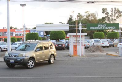 Inspeccionan 25 estacionamientos