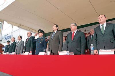Deslucido, el desfile en la capital