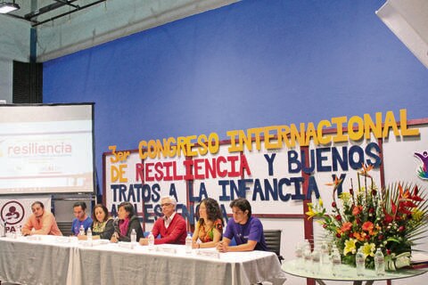 Promueven combatir la adversidad