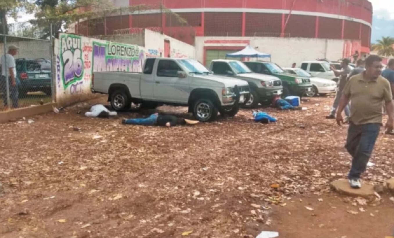 Asesinan a 5 en tianguis de autos en Uruapan