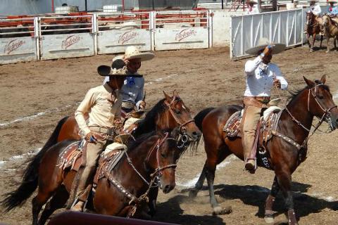 Habrá tres días de charreadas de lujo