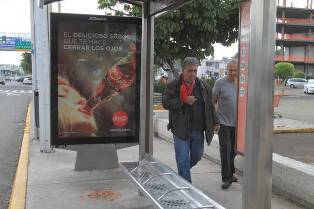 El secretario de Desarrollo Sostenible, Daniel Rodríguez Parada, afirmó que la empresa Global C.A. de C.V. instalará 100 mupis y 21 pantallas viales. (CÉSAR GÓMEZ. EL UNIVERSAL)