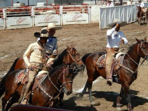 Festejan aniversario de EBC con charreada