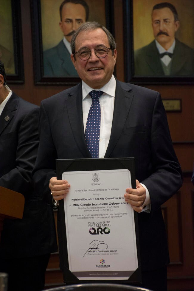 Entregan premio al Mérito Empresarial