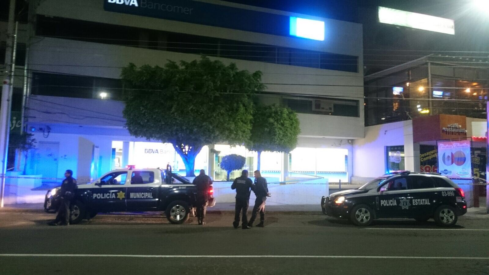 Muere hombre afuera de banco tras infarto por llamada de extorsión