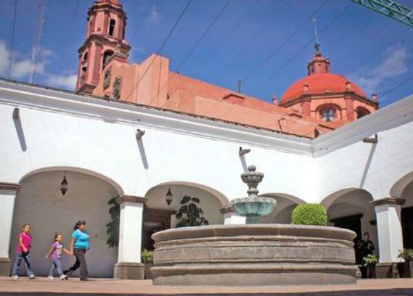 Proponen sanciones a ex funcionarios