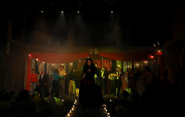 Estrenan Ni hablar mujer, traes puñal