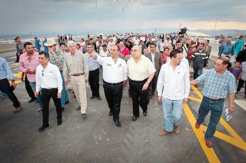 Listo, puente en Pasteur