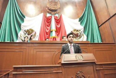 Jóvenes demandan empleo y recursos