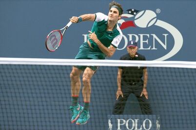 Federer termina con Leo Mayer