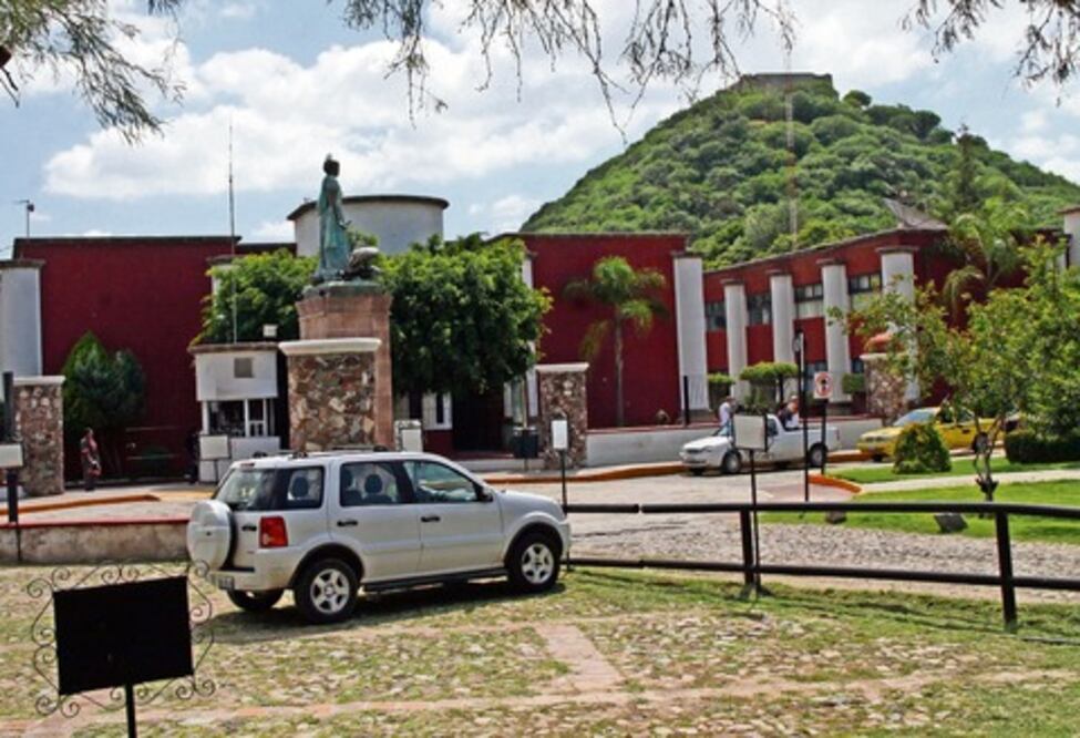 Corregidora aún debe a proveedores 