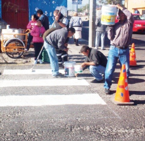 Rehabilitan boyas en vías de SJR