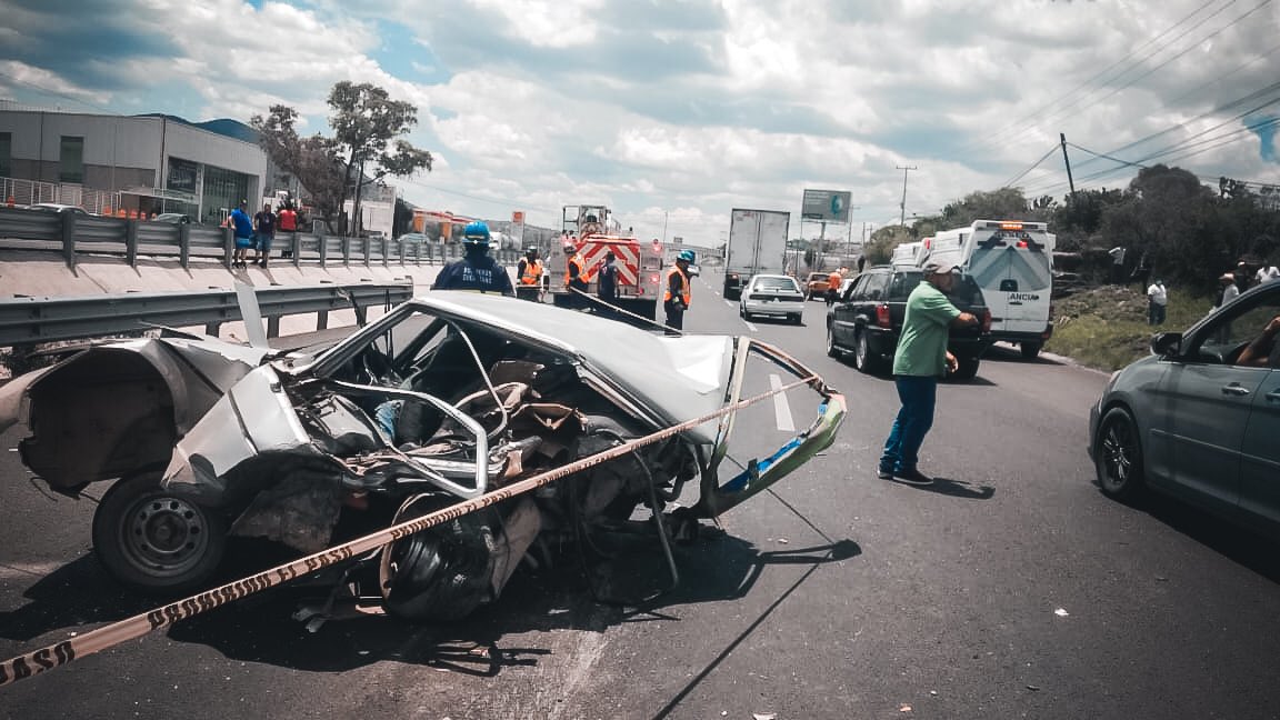 Fallecen cinco personas en accidente automovilístico