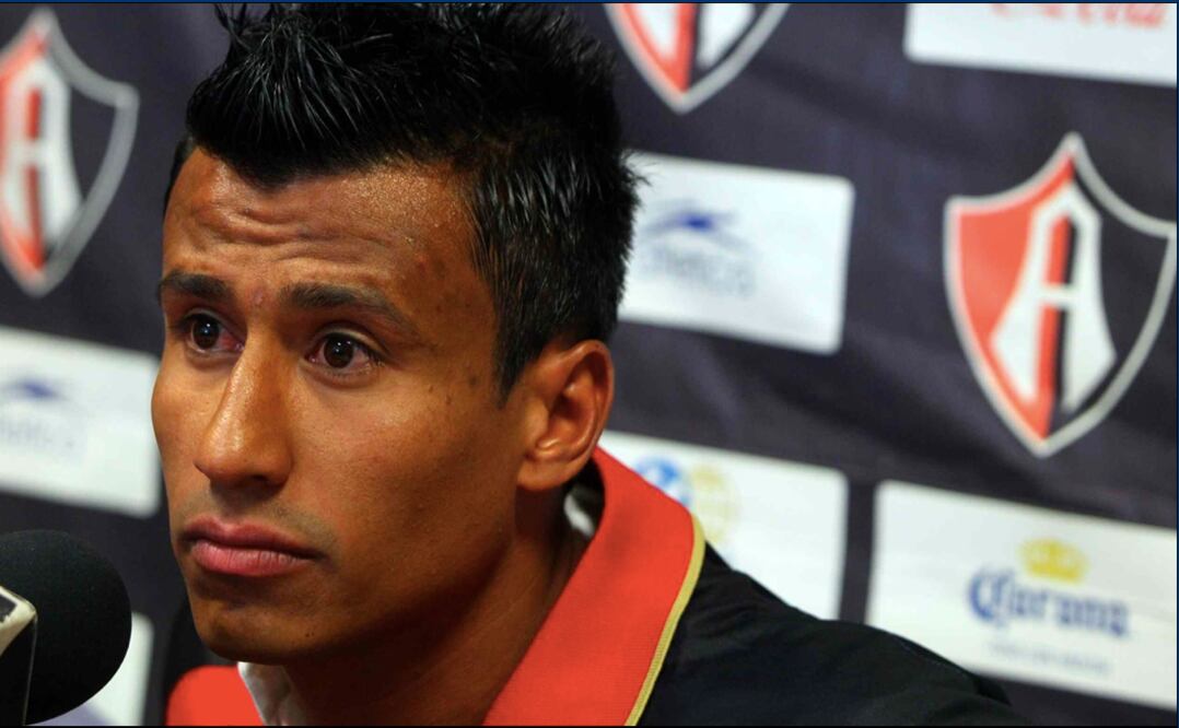 Detienen a exfutbolista mexicano por posesión de drogas