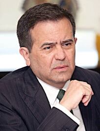 Argentina pide a México bajar cupo en automóviles