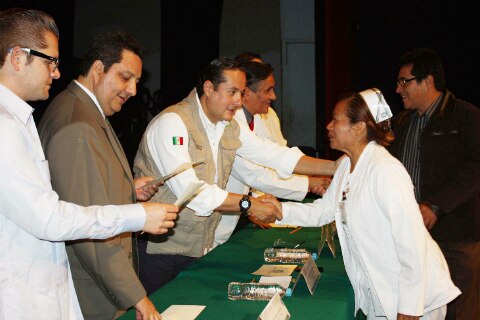 Reconocen labor de personal del IMSS