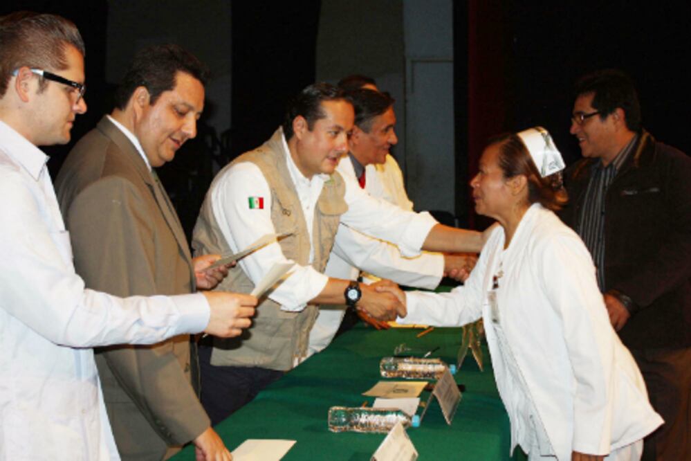 Reconocen labor de personal del IMSS