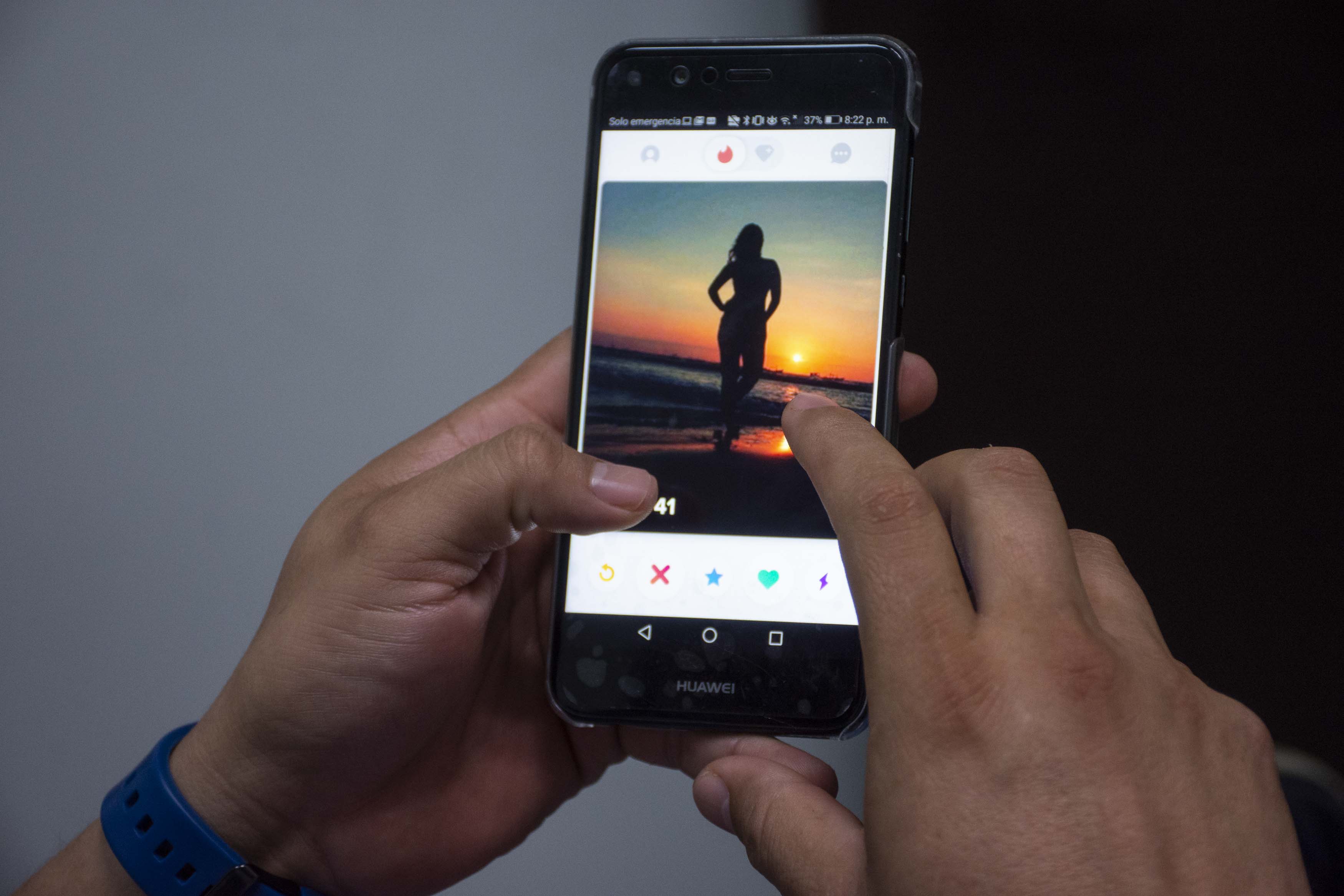 Por discriminación, Tinder deberá pagar indemnización