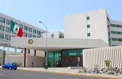 Por nepotismo y acoso sexual, corren y vetan a magistrado queretano 