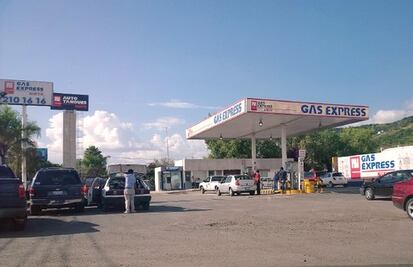 Piden a gasera apoyar a afectados de flamazo