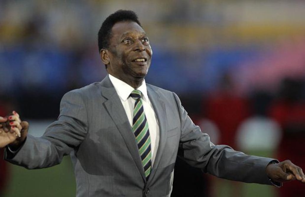 Pelé, hospitalizado en Brasil
