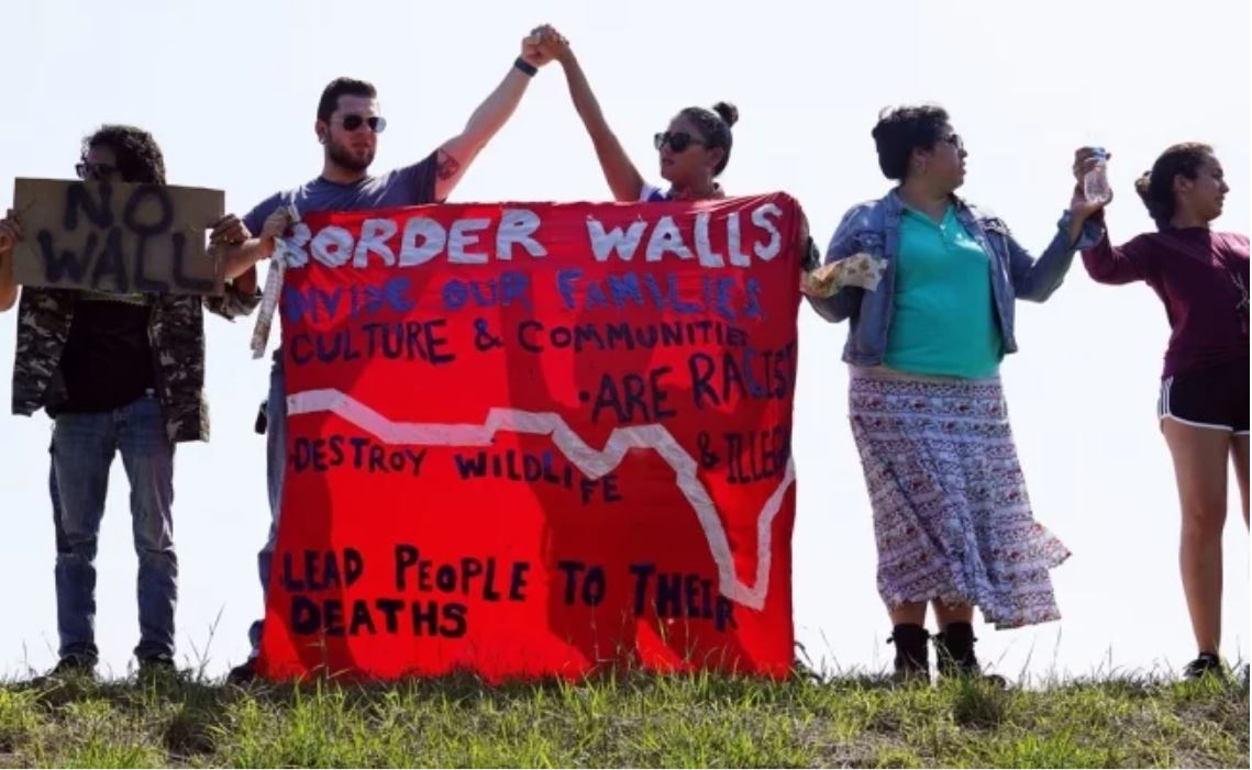 Convocan a protestar contra la declaración de emergencia nacional de Trump