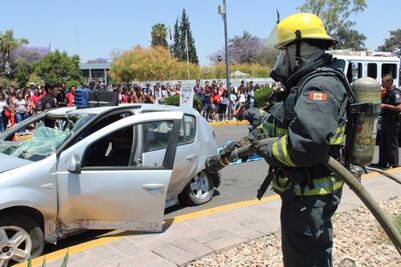 Llevan campaña de seguridad vial a la UAQ