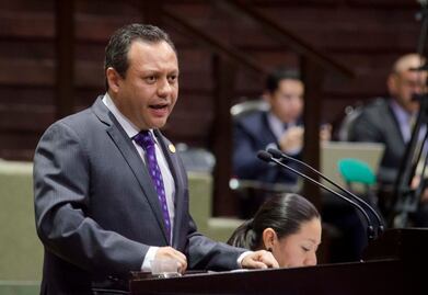 Fuero distorsiona democracia: Guerra