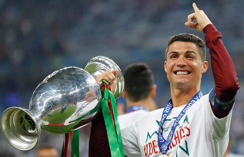 ‘CR7’ agradece a sus compañeros