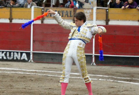“El Canelo” convence en Perú