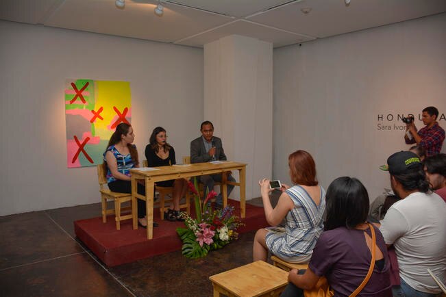 La presentación de la obra se dio en el marco del Encuentro Lumbre entre las hojas 2018; en su intervención, la autora, narró que comenzó a escribir temas relacionados con la nota roja