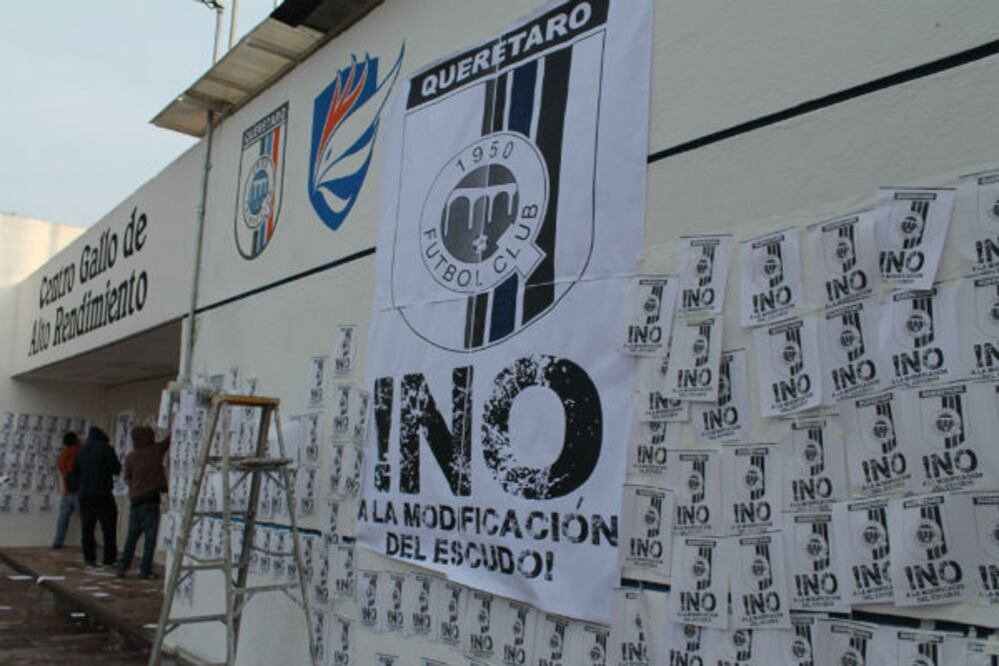 Protesta RA contra cambios en escudo