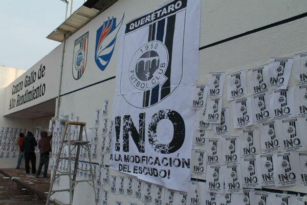 Protesta RA contra cambios en escudo