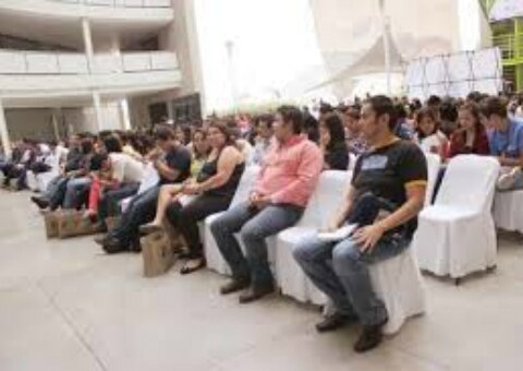 Pide Calzada a jóvenes emprender