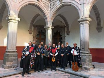 Estudiantina de la UAQ cantará a las mamás