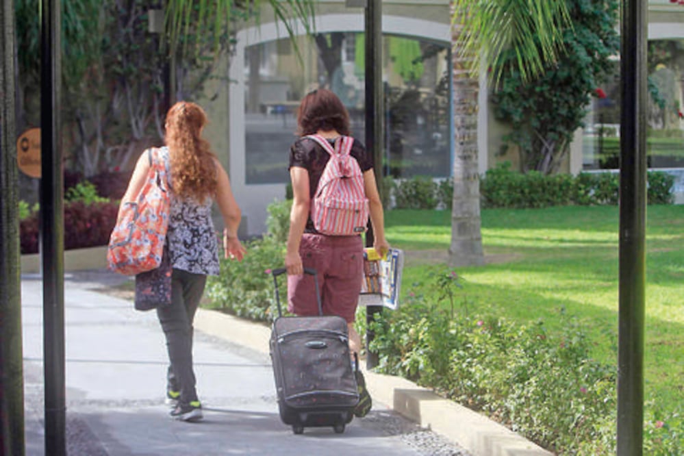 Prevén caída de 3% en sector hotelero