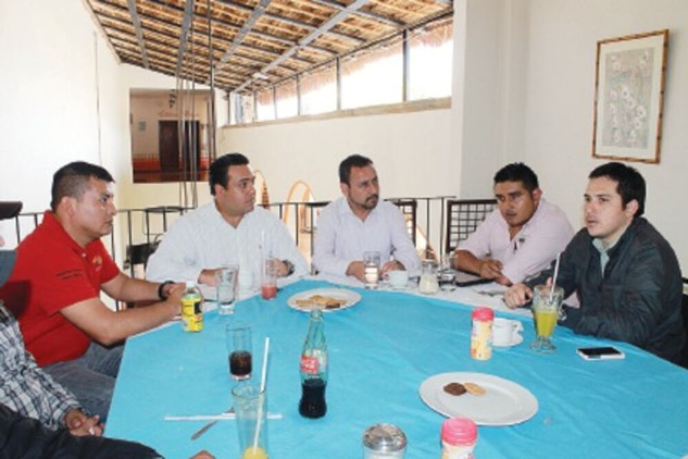 Jalpan impulsa inversión en obras