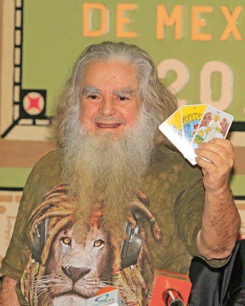 Brujo Mayor augura rupturas, deudas y trabajo en la farándula