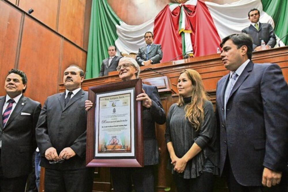  Reconocen fomento a lengua indígena 