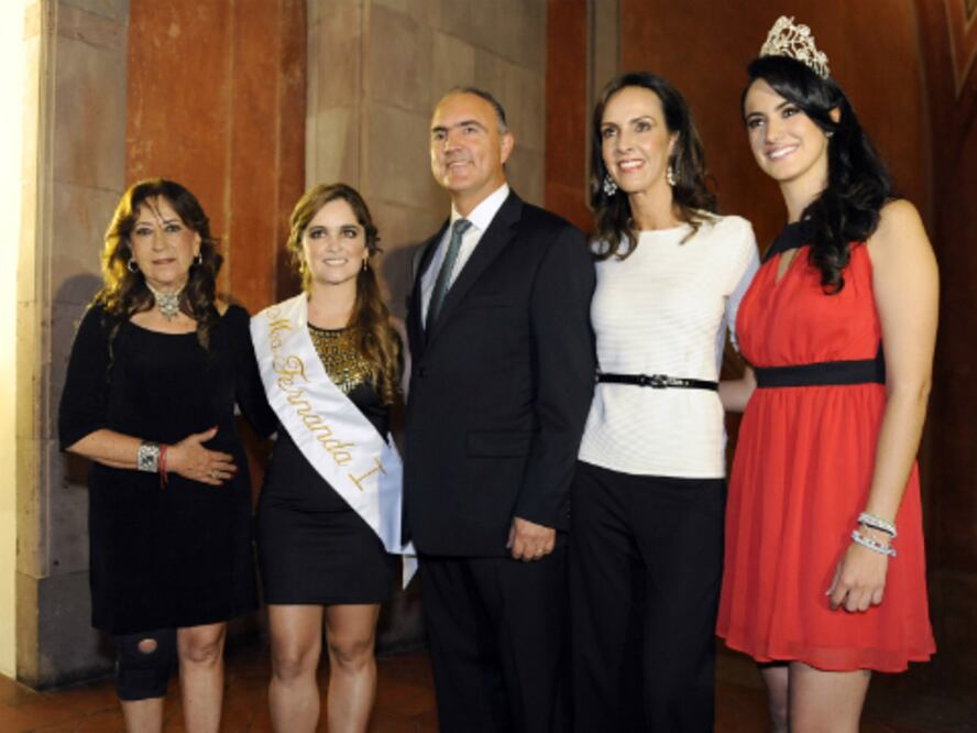 Presentan a la Reina