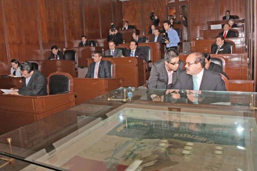 Legislatura  niega datos sobre gastos