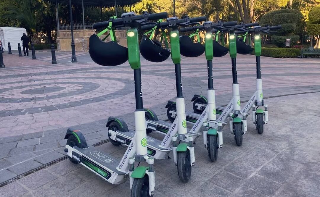 Scooters en Querétaro. Foto: Ángel González