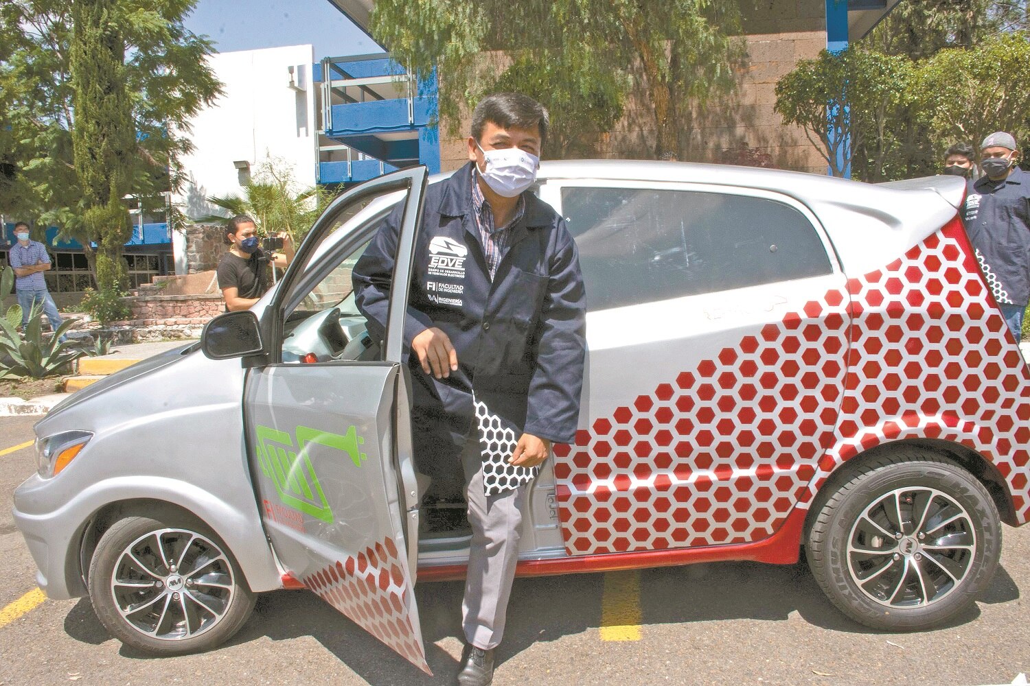 Sin emisiones. UAQ crea primer auto eléctrico