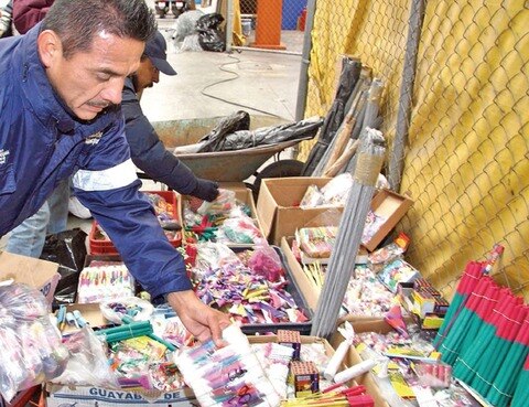 Decomisan 30 kg de cohetes en Colón