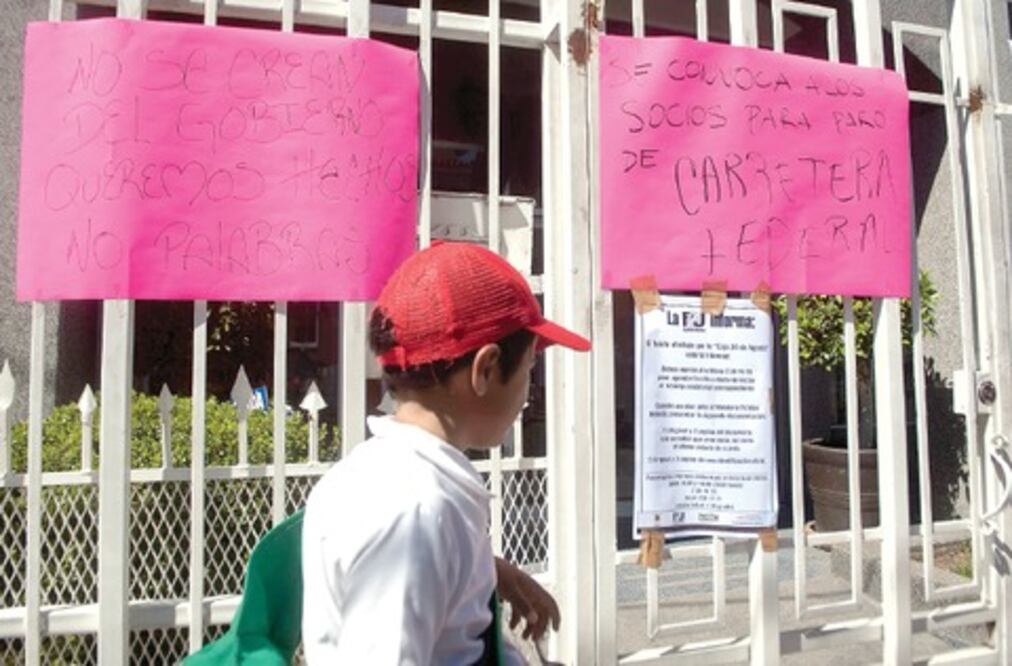 Apoyan a afectados de caja de ahorro