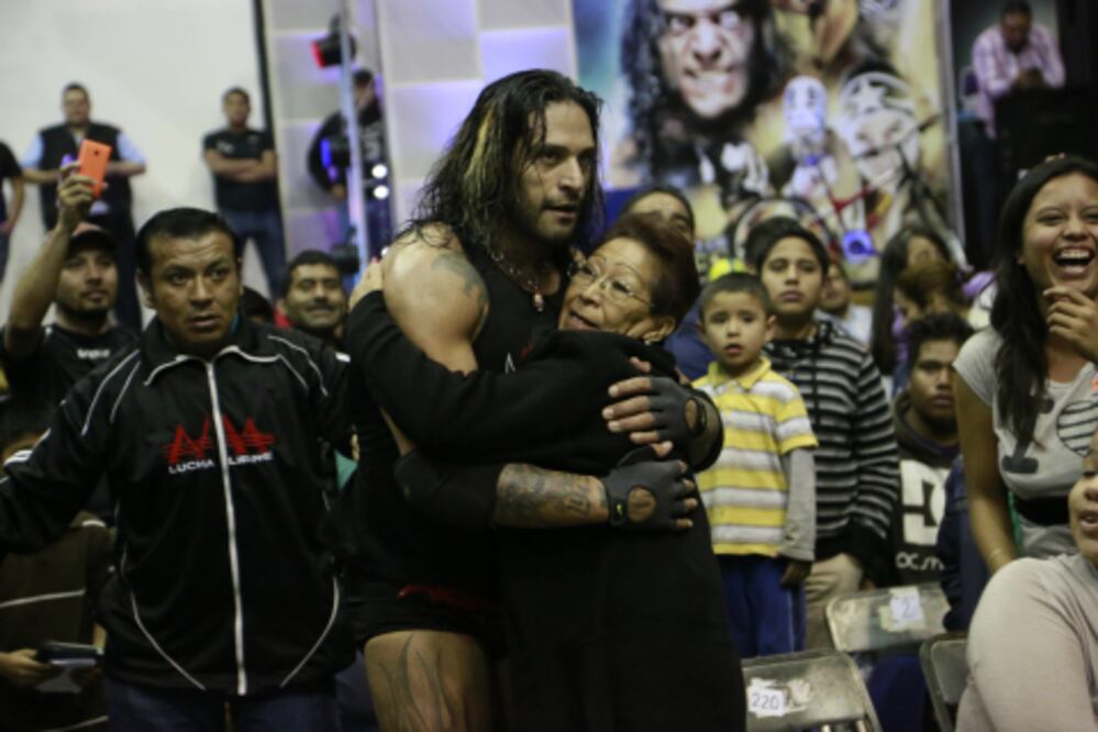 Consiente a sus fans queretanos