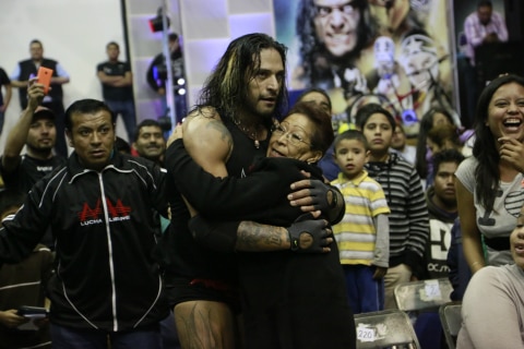 Consiente a sus fans queretanos