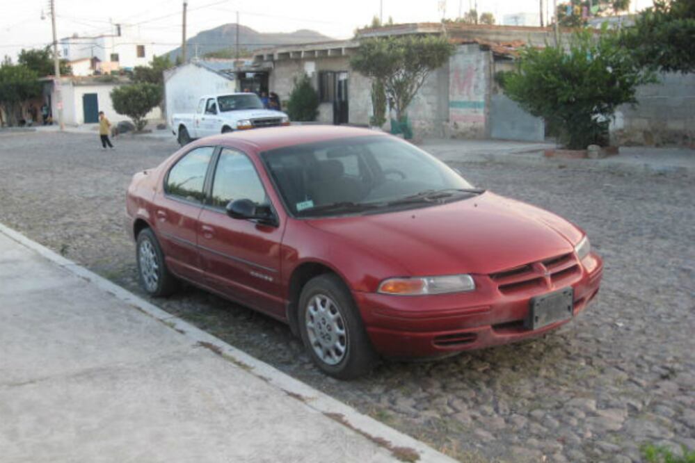 Localizan auto con reporte de robo vigente