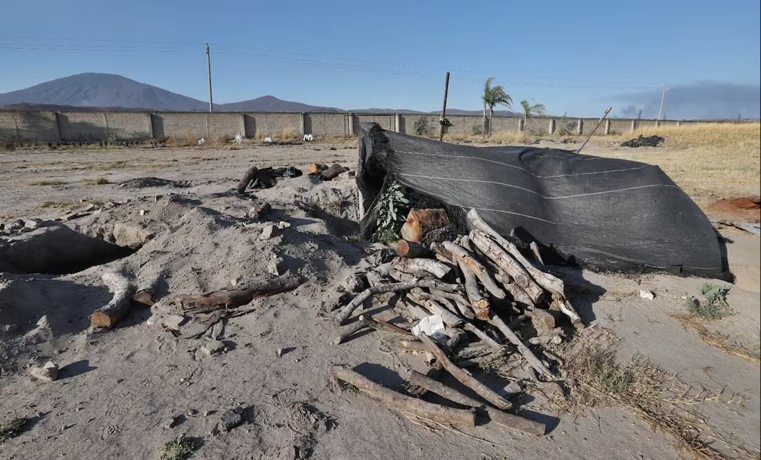 El campo de exterminio en el rancho Izaguirre en Teuchitlán también albergaba elementos de entrenamiento, como llantas y troncos. Foto: Fiscalía de Jalisco