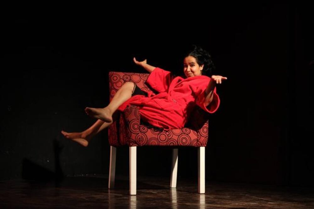 Alejandra Segovia, fundadora de Galatsia Teatro, presentará el monólogo Que no se culpe a nadie de mi muerte en el CEART (FOTOS: CORTESÍA UAQ)